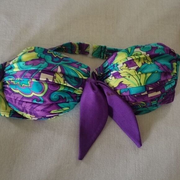 Two Piece Swimsuit - Picture 6 of 8